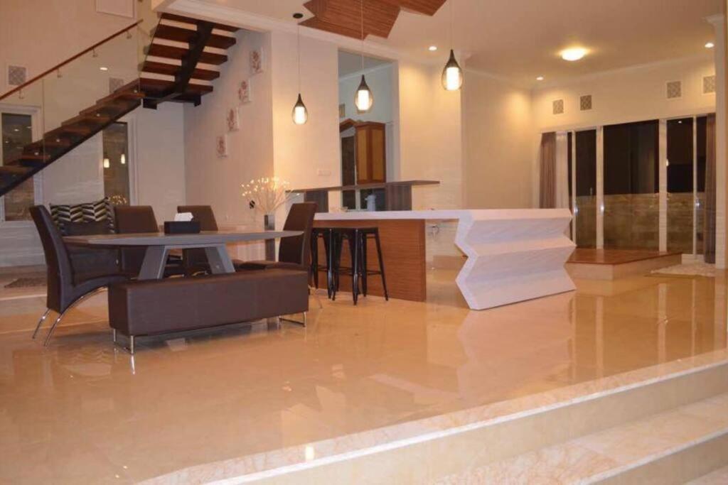 Villa Agro Kusuma Pinus R7 Batu  Exterior photo